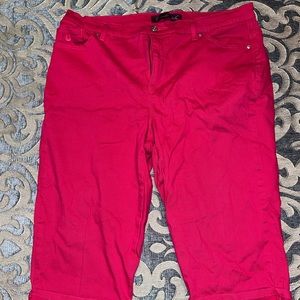 Gloria Vanderbilt red capri pants size 16W
